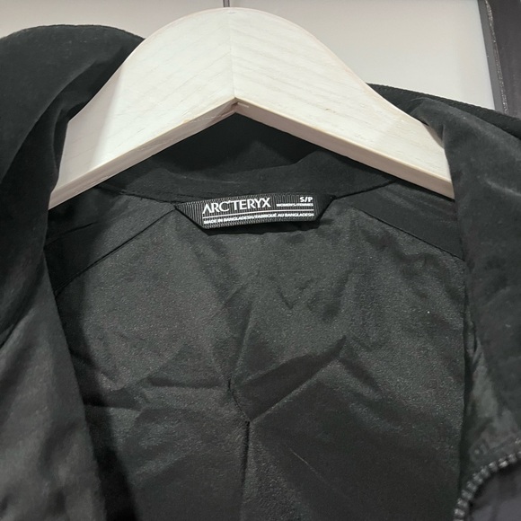 Arc'teryx Atom LT Vest Black Corporate Logo 'Cre 2.0' Outdoors Hiking - SZ Small - Picture 7 of 11